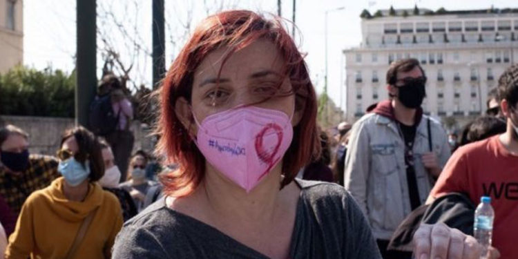 Yunanistan'da Medeni Kanun'u değiştirmeye çalışan hükümete 'Kadın ve çocuklar tehlikeye atılıyor' eleştirisi