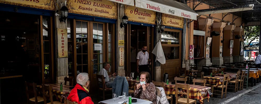 Yunanistan'da kafe ve restoranlar altı ay sonra yeniden açıldı