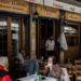 Yunanistan'da kafe ve restoranlar altı ay sonra yeniden açıldı