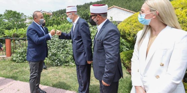 Yunanistan'dan Dışişleri Bakanı Çavuşoğlu'na tepki