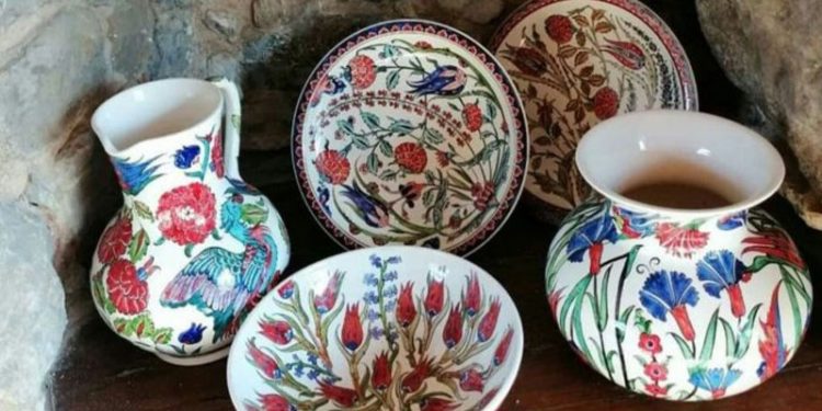 Çini sanatçısı Akgönül'ün 200'den fazla eseri çalındı