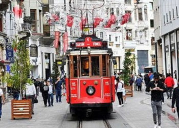 İBB Genel Sekreter Yardımcısı Polat: İstiklal bir Anka kuşudur, kimse öldü sanmasın, küllerinden doğacak