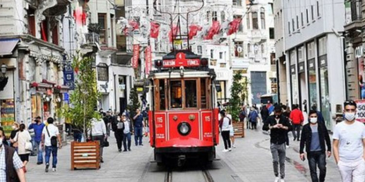 İBB Genel Sekreter Yardımcısı Polat: İstiklal bir Anka kuşudur, kimse öldü sanmasın, küllerinden doğacak