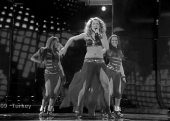 İddia: Hadise’nin Eurovision kıyafeti nedeniyle TRT ve hükümet ‘sorun’ yaşamış