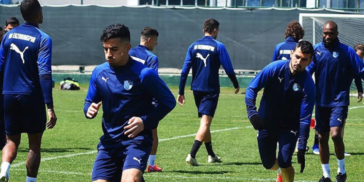 İkinci kez Süper Lig'e tutunamayan Büyükşehir Belediye Erzurumspor'a teknik direktör dayanmadı