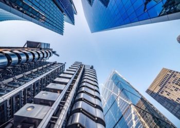 İklim krizi: Greenpeace ve Dünya Doğal Hayatı Koruma Vakfı'na göre İngiliz finans sektörü karbon salımında ilk 10'da yer alıyor