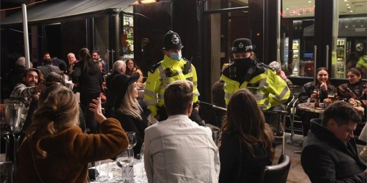 İngiltere'de günlük vaka sayısı 2 binlere düştü