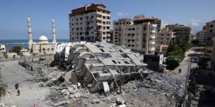 İsrail, Hamas'ın lider kadrosundan pek çok kişiyi öldürdüğünü, Hamas Aşdod kentine 50 roket fırlatıldığını açıkladı