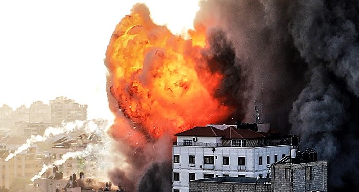 İsrail uçakları bayram sabahı Gazze’yi vurdu: Can kaybı 83’e yükseldi