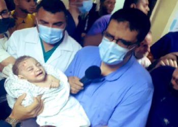 İsrail uçakları kadın ve çocukları vurdu: Enkaz altından 2 aylık bebek sağ kurtuldu