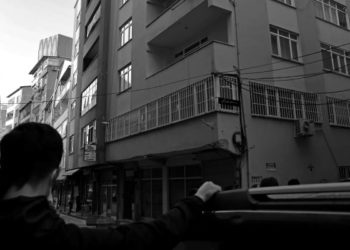 İstanbul’da altı katlı bina çökme tehlikesine karşı boşaltıldı