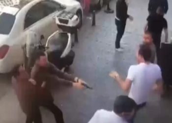 İstanbul’da altın toptancısında soygun girişimi: Soygunculardan 3’ü polis çıktı!