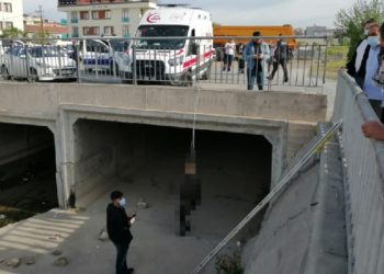 İstanbul’da köprü korkuluklarına asılı ceset bulundu