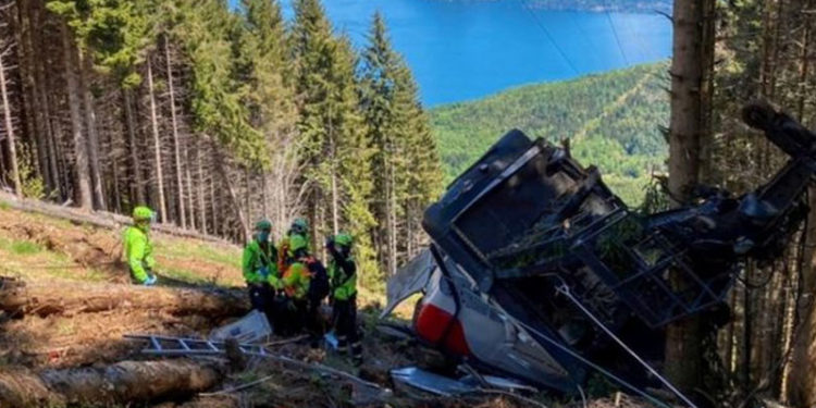 İtalya'da teleferik kazası: 14 ölü