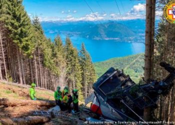 İtalya’da teleferik kazası: 12 ölü