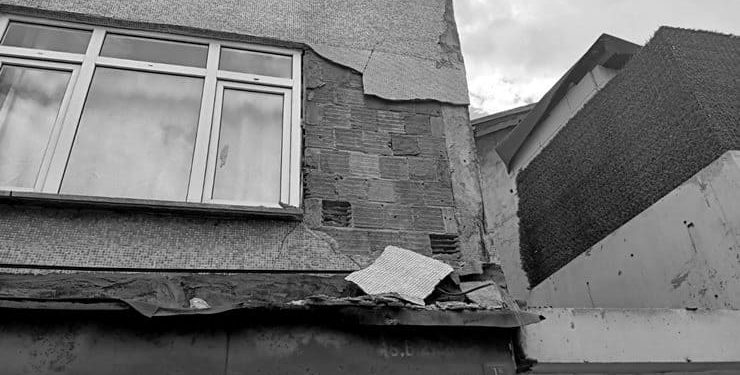 ‘Durduğu yerde’ dört katlı binanın kolonları çatladı, sıvası döküldü