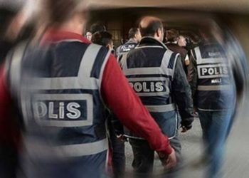 &lsquo;Pelikan hesap verecek&rsquo; sloganı atan 4 polis g&ouml;zaltına alındı, şube m&uuml;d&uuml;r&uuml;n&uuml;n yeri değiştirildi