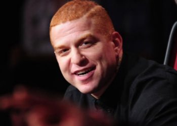 &lsquo;İktidarın dış politikası Athena&rsquo;nın &lsquo;D&ouml;n baba d&ouml;nelim!&rsquo; şarkısını hatırlatıyor&rsquo;