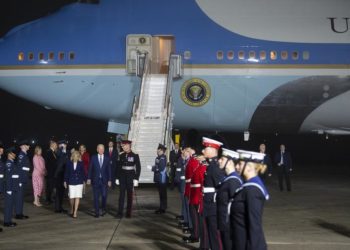 İlk yurt dışı gezisi için İngiltere’ye gelen ABD Başkanı Biden’den Putin’e uyarı