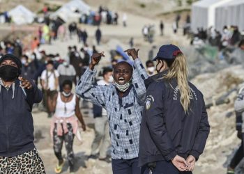 Sınır Tanımayan Doktorlar: Yunan adalarındaki sığınmacıların sağlık koşulları kötüleşiyor