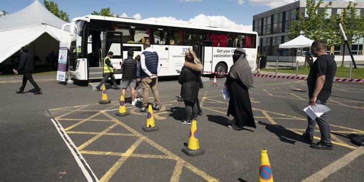 İngiltere’de Hint (Delta) varyantının yüzde 40 daha bulaşıcı olduğu tespit edildi