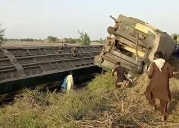 Pakistan’da tren kazası: En az 30 ölü, onlarca yaralı