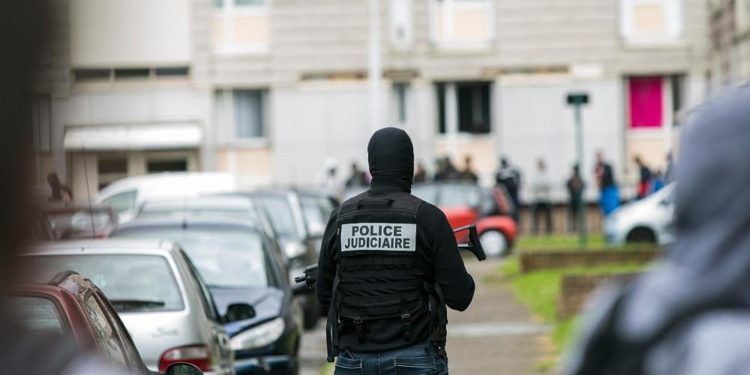 Fransa’da yoksulluk yardımı alan ‘zengin’ Türk aileye para ve hapis cezası