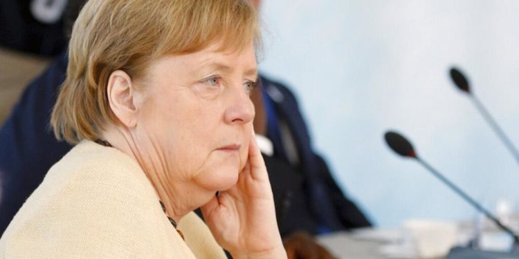 Merkel: Pekin, AB-Çin ticaret anlaşmasının onayı için işçi haklarında önemli ilerleme kaydetmeli