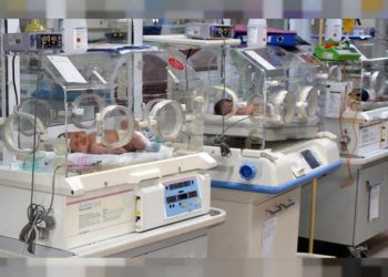 Güney Afrikalı kadın tek seferde 10 bebek dünyaya getirerek rekor kırdı