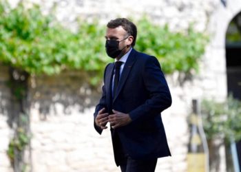 Fransa Cumhurbaşkanı Macron’a tokatlı saldırı: 2 kişi gözaltında