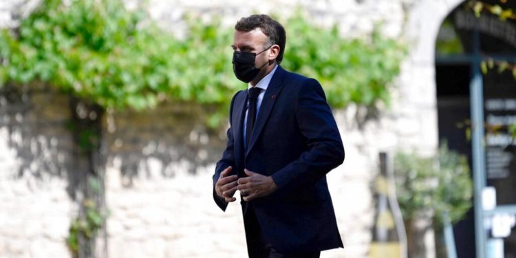 Fransa Cumhurbaşkanı Macron’a tokatlı saldırı: 2 kişi gözaltında