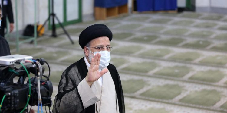 Uluslararası Af Örgütü, İran’da Cumhurbaşkanı seçilen Reisi’ye yönelik suçlamaları yineledi