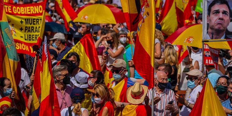 İspanya’da hükümetin ‘tutuklu Katalan siyasilere af girişimine’ karşı eylem