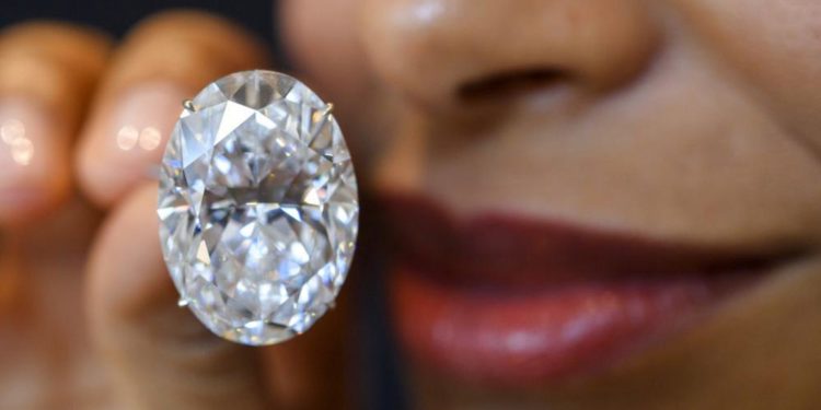 Güney Afrika’da halk ‘maden avına’ akın etti, elmas zannedilen taşların kuvars olduğu ortaya çıktı