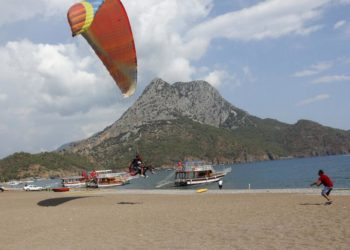 Rusya, Türkiye’ye uyguladığı uçuş kısıtlamasını 20 gün daha uzattı