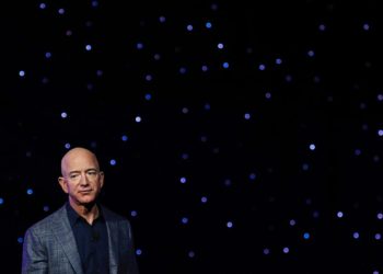 Jeff Bezos’a uzay yolculuğunda eşlik edecek kişi koltuğa 28 milyon dolar ödedi
