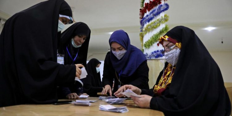 İran’da seçimleri kazanan İbrahim Reisi ülkenin 8. Cumhurbaşkanı oldu