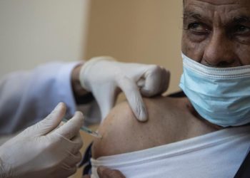 DSÖ: Salgını bitirmek için G7 ülkelerinin vaadinden 10 kat daha fazla aşıya ihtiyaç var