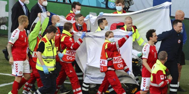 EURO 2020 maçında fenalaşan Danimarkalı futbolcu Eriksen’in bilinci açık