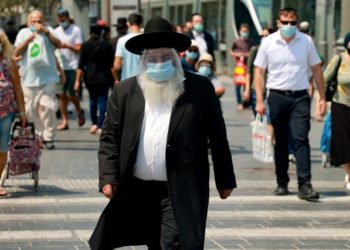 Artan Covid-19 vakaları karşısında İsrail’de kapalı alanlarda yeniden maske zorunluluğu getirildi