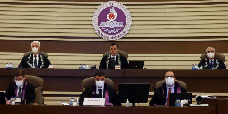 AYM, HDP’nin kapatılmasına yönelik iddianameyi kabul etti