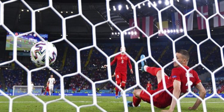 Türkiye’nin 3-0 kaybettiği karşılaşma İtalya basınında: ‘Büyülü Gece’