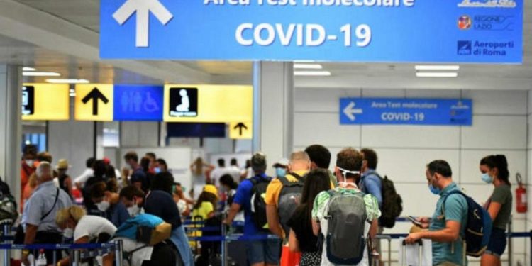 IATA havayolu ulaşımında ‘travel pass’ı uygulamaya sokuyor; ‘dijital sağlık cüzdanı’ ne işe yarıyor?