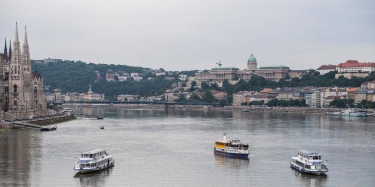 Budapeşte Belediye Başkanı, Çin’in üniversite yapacağı yere Şehit Uygurlar Caddesi’ adını verdi