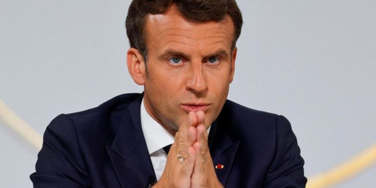 Macron: Fikir ayrılıkları olsa da Erdoğan ile konuşmaya devam etmeliyiz