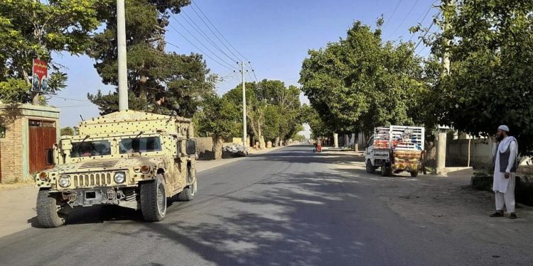 Afganistan: ABD askeri varlığının yarısını çekti, Taliban’ın askeri kazanımları hızlandı, BM uyardı