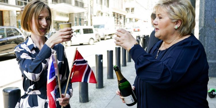 İngiltere, Brexit sonrası Norveç, İzlanda ve Lihtenştayn ile ticaret anlaşması imzaladı