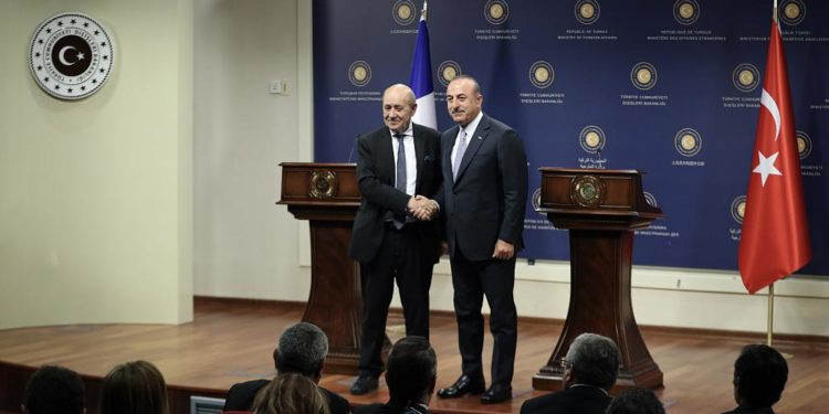 Çavuşoğlu: Türkiye ve Fransa dost ve müttefik iki ülke ve böyle kalacaklar