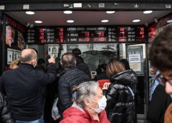 Dolar/TL kurundaki rekoru yabancı analistler yorumladı: "Para politikası bağımsız olamadıkça olumsuz gidişat sürer"