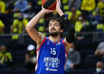 Sertaç Şanlı, Barcelona ile anlaştı